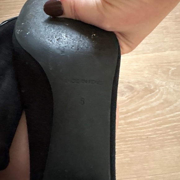 Black Suede day heel | Made in Italy | Size 6 | Classic Round Toe - Picture 2 of 3